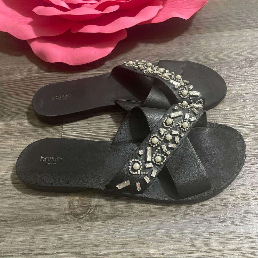 BOTKIER Womens Sz 10 Black Leather Sandals Slides Rhinestones Faux Pearls